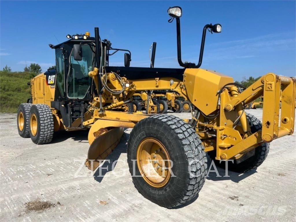 CAT 12M2 Veihøvler