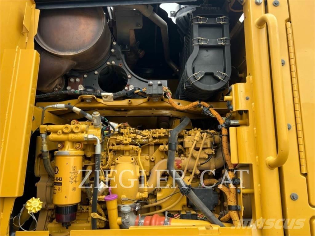 CAT 12M2AWD Veihøvler