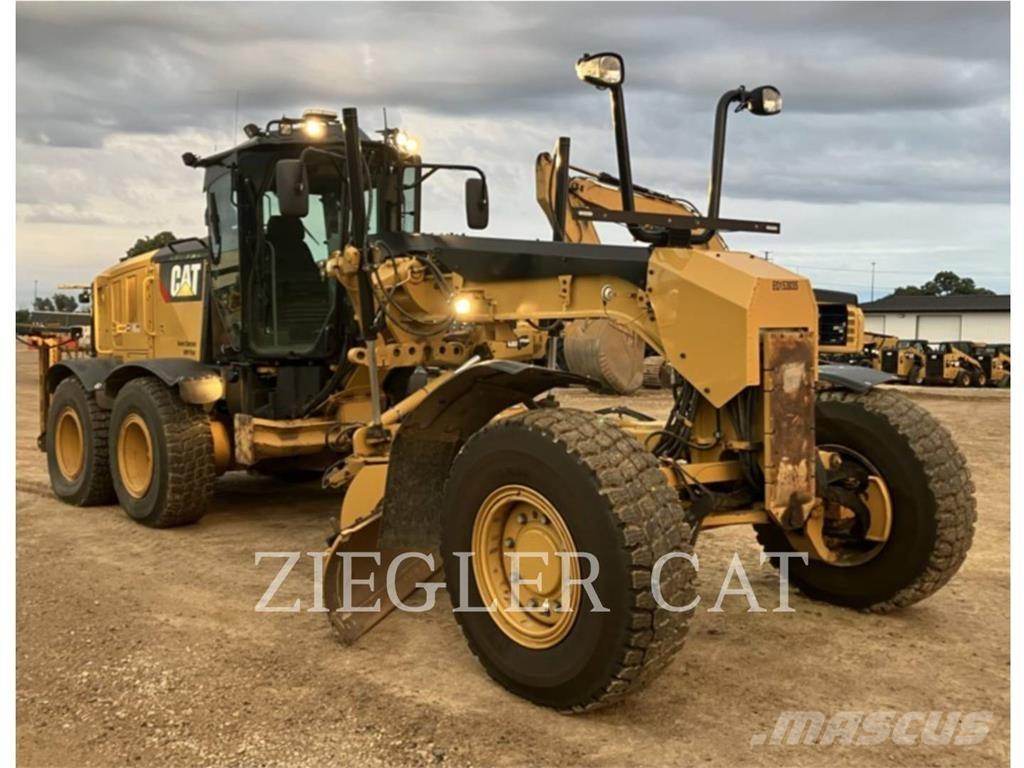 CAT 12M2AWD Veihøvler