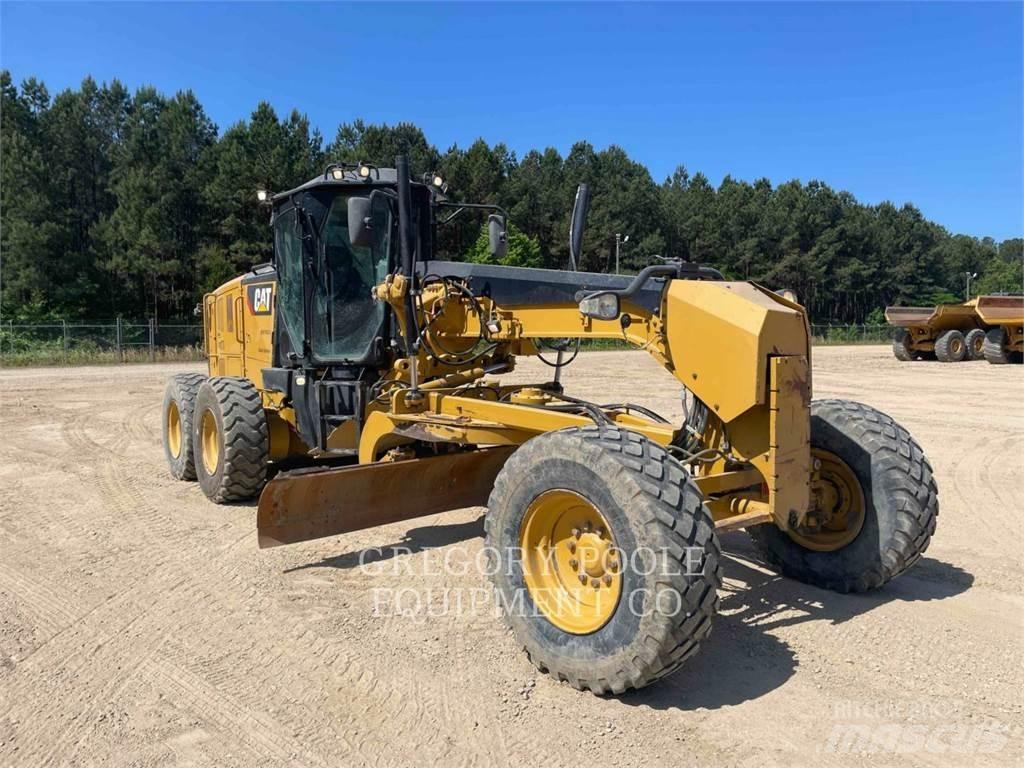 CAT 12M3 Veihøvler