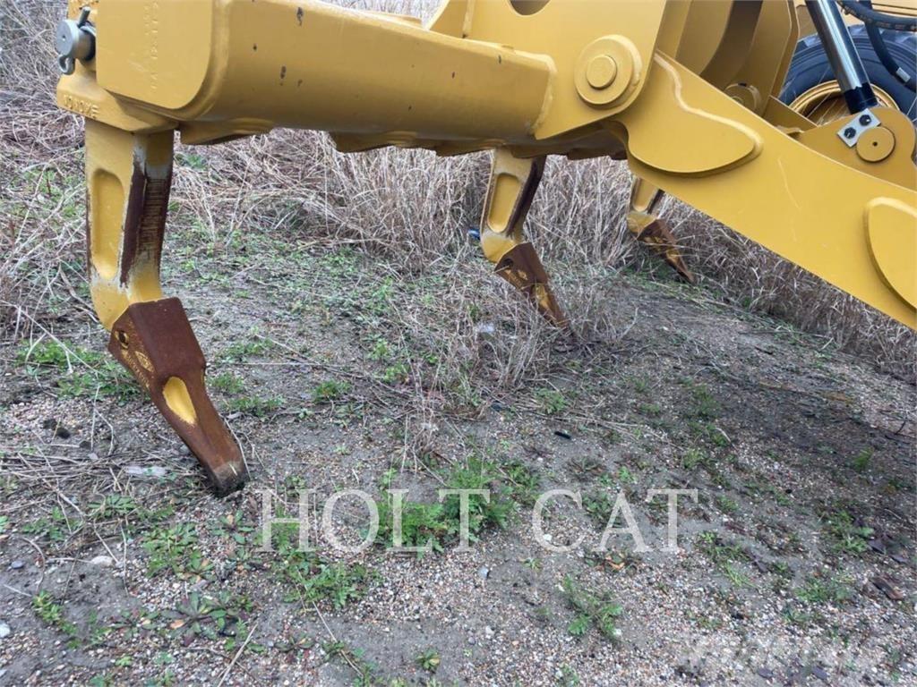 CAT 140 Veihøvler
