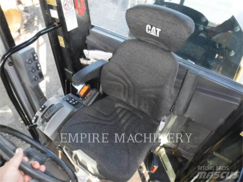 CAT 140-13 Veihøvler