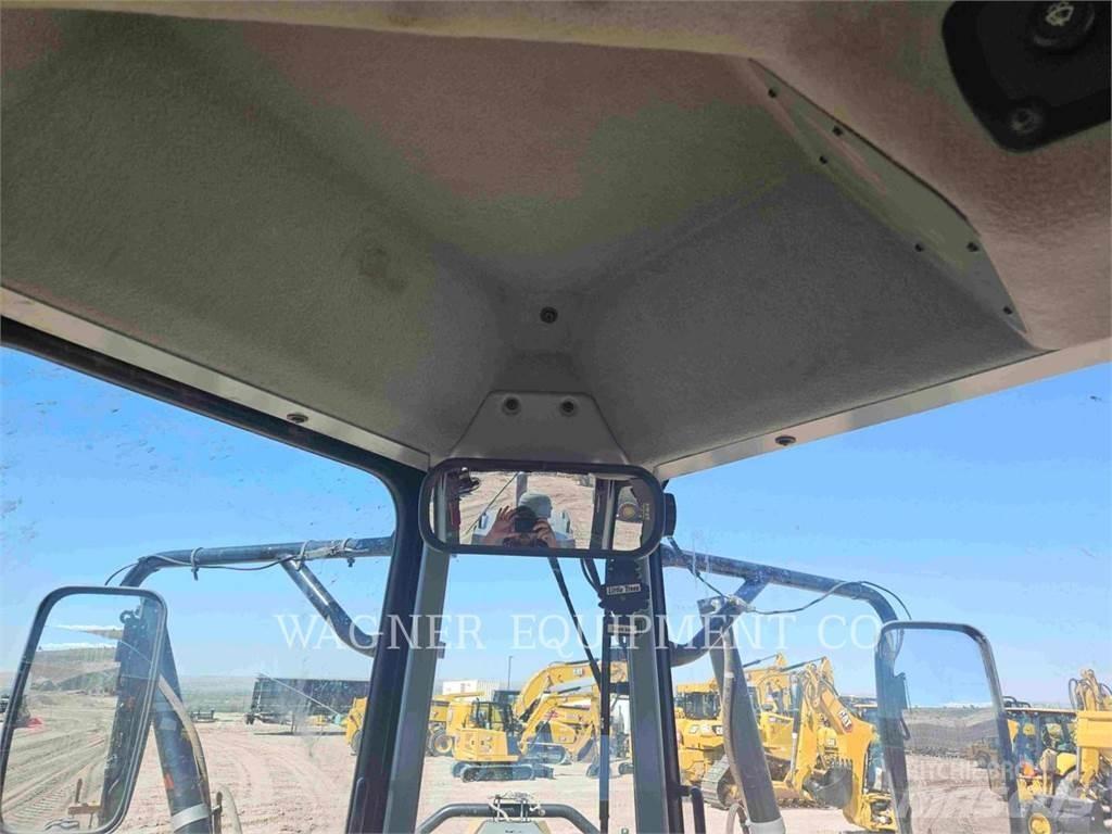 CAT 140M Veihøvler