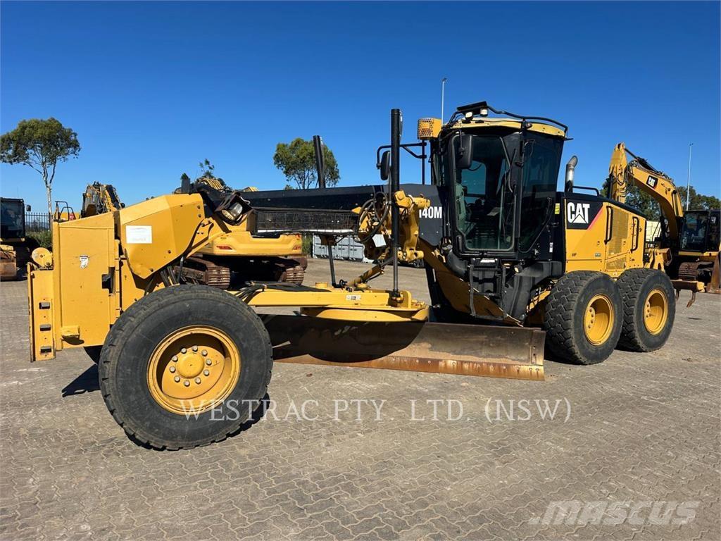 CAT 140M Veihøvler