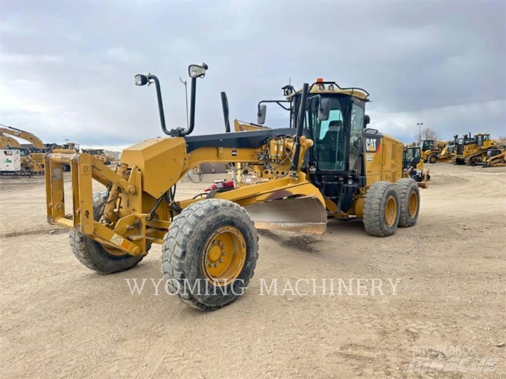 CAT 140M 2 Veihøvler