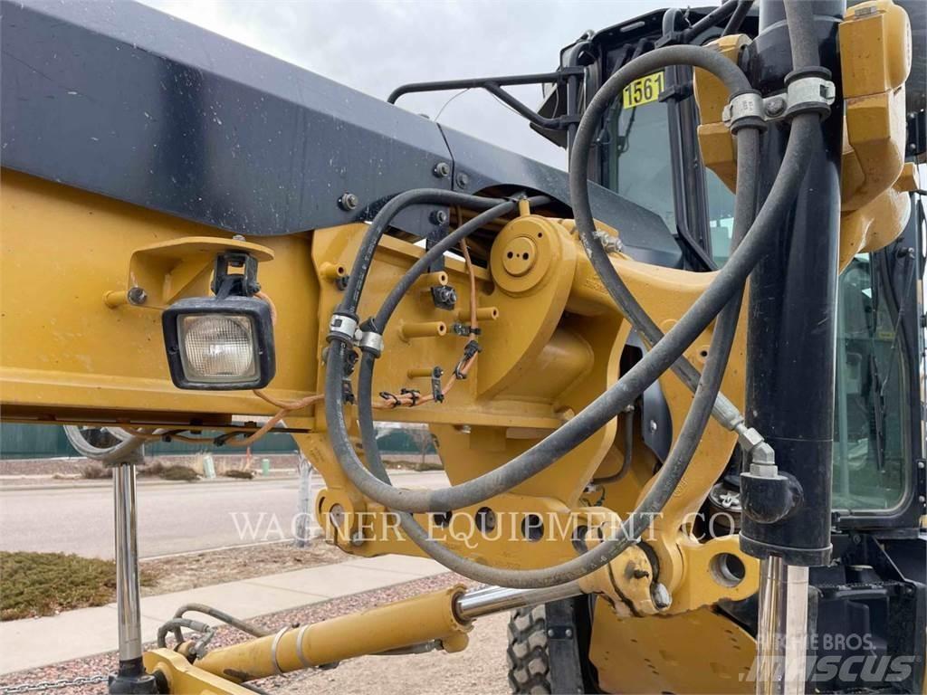 CAT 140M2 Veihøvler