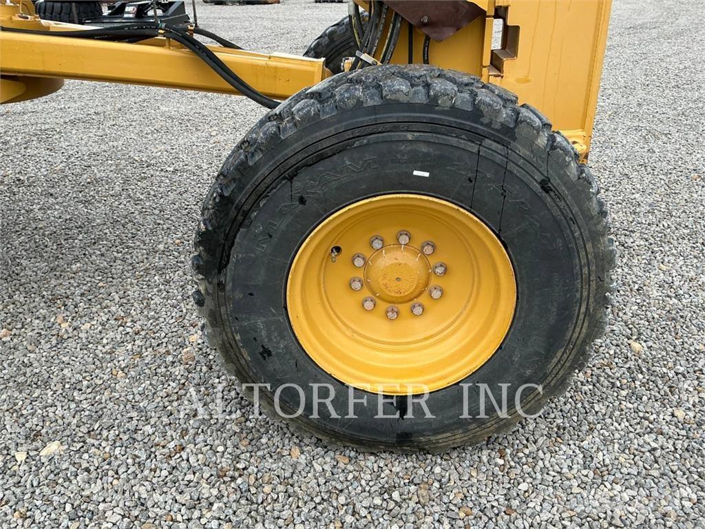 CAT 140M3 R Veihøvler