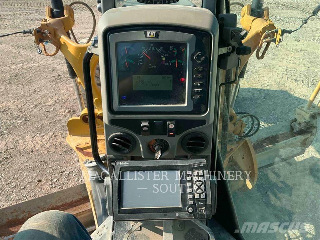 CAT 140M3AWD Veihøvler