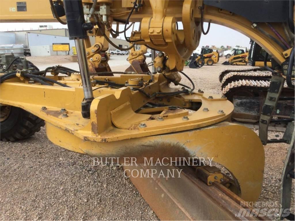 CAT 18 M3 Veihøvler