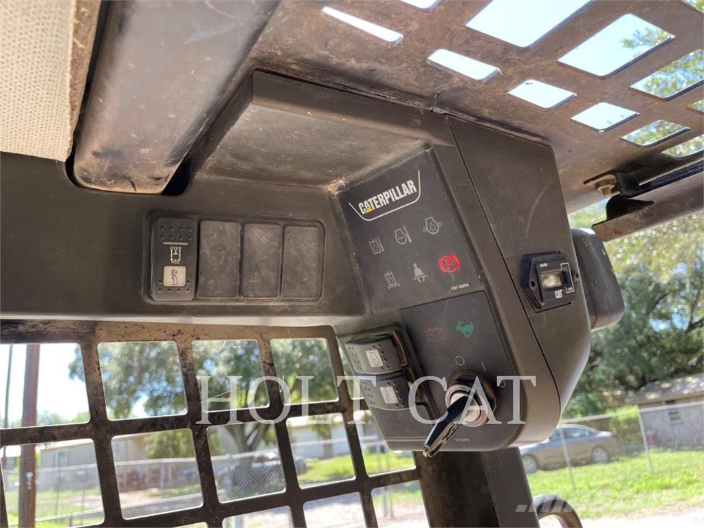 CAT 216 Kompaktlastere