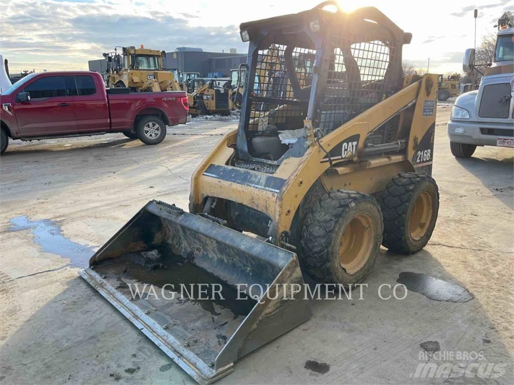 CAT 216B Kompaktlastere