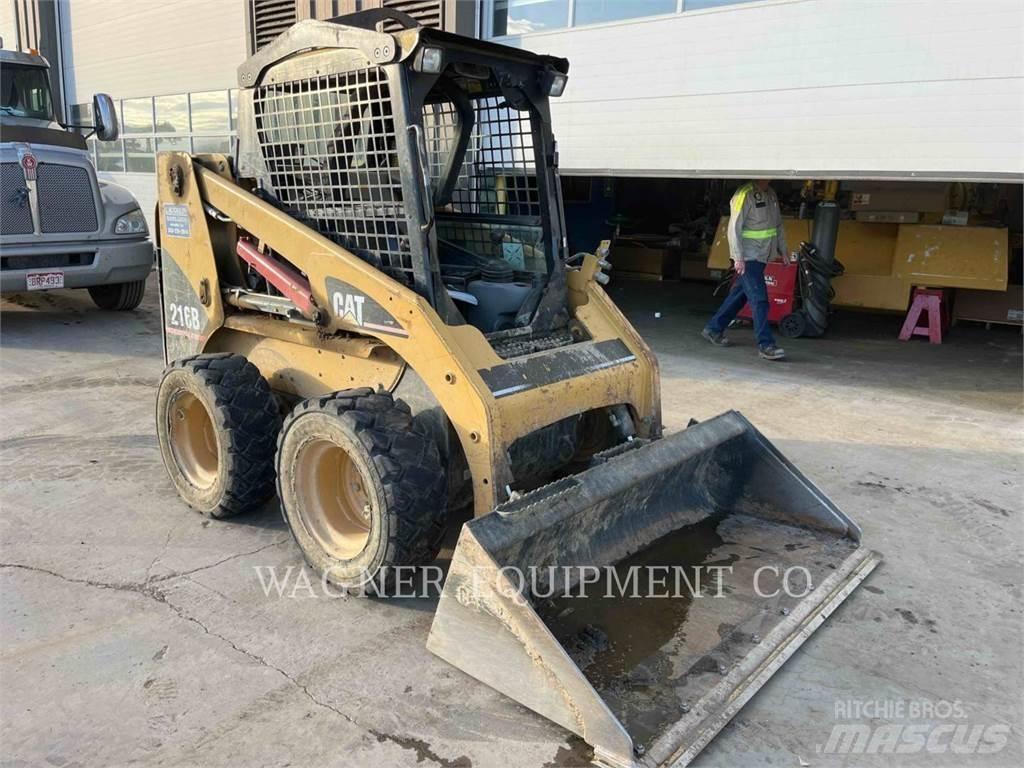 CAT 216B Kompaktlastere