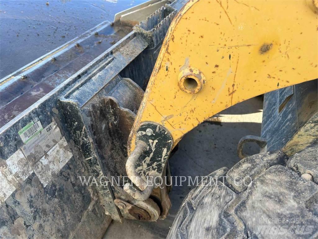 CAT 216B Kompaktlastere