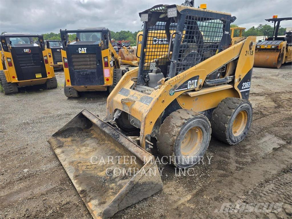 CAT 236B Kompaktlastere