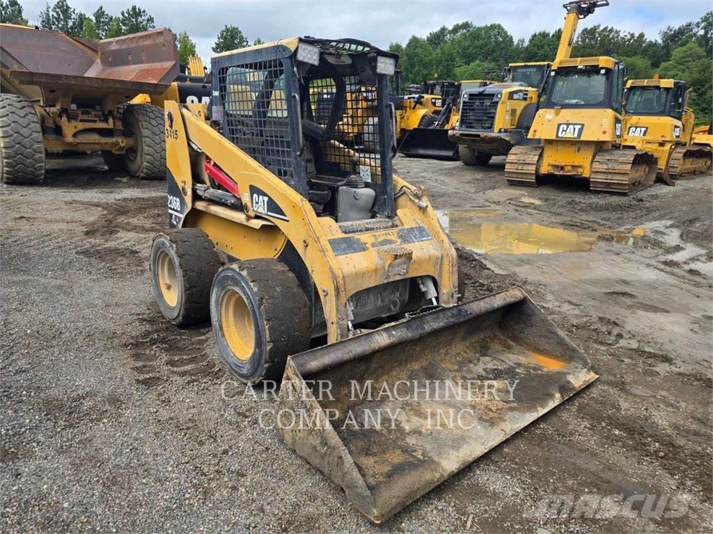 CAT 236B Kompaktlastere