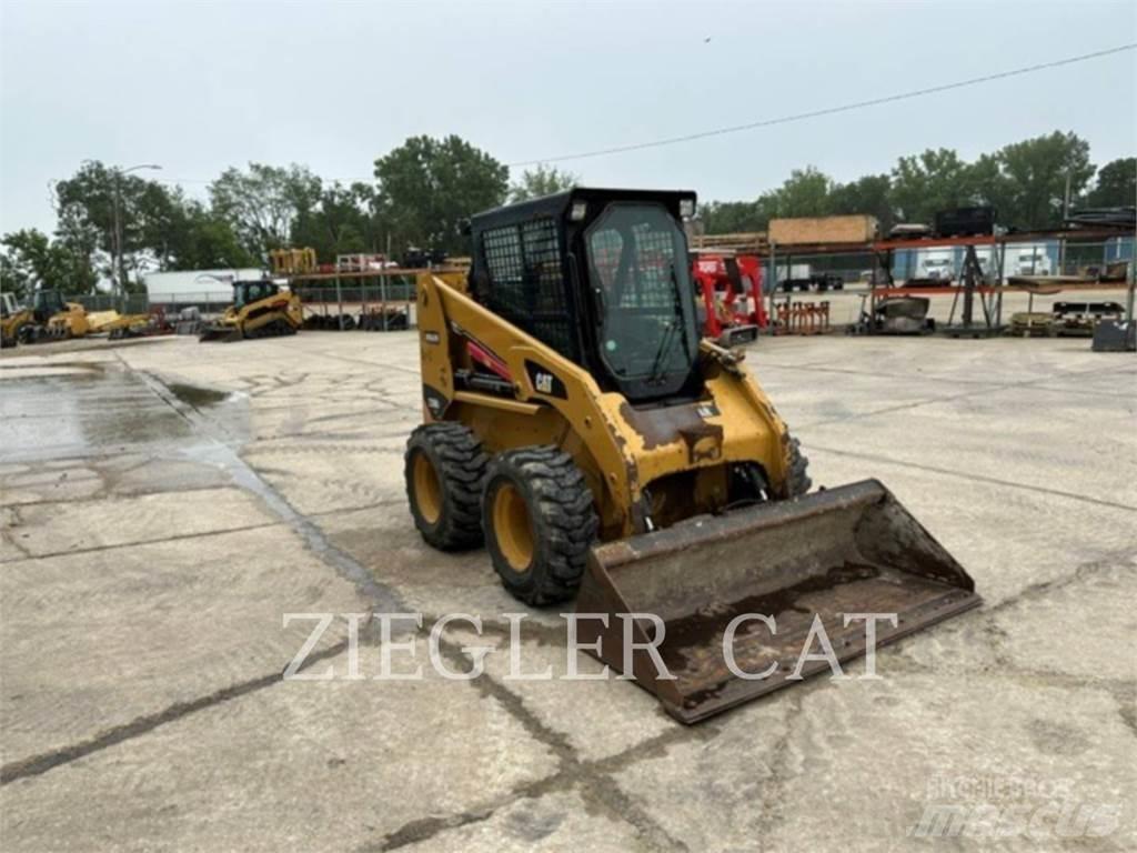 CAT 236B3 Kompaktlastere