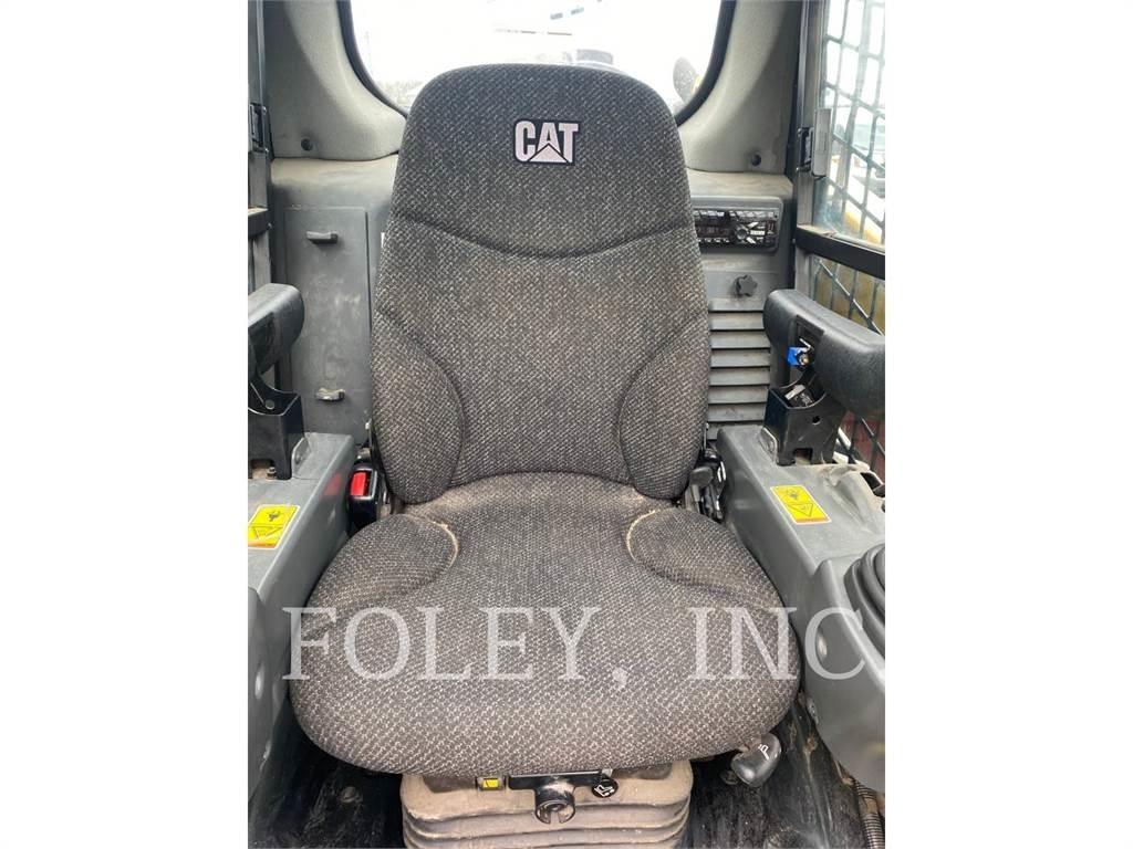 CAT 236D Kompaktlastere