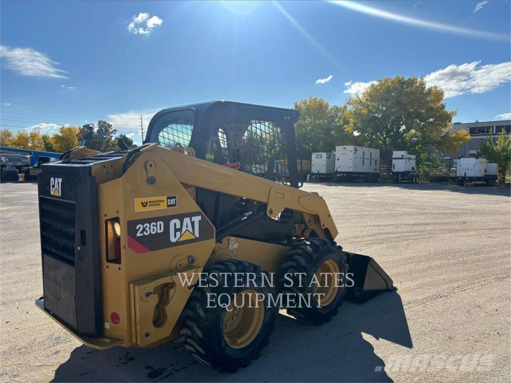 CAT 236D Kompaktlastere