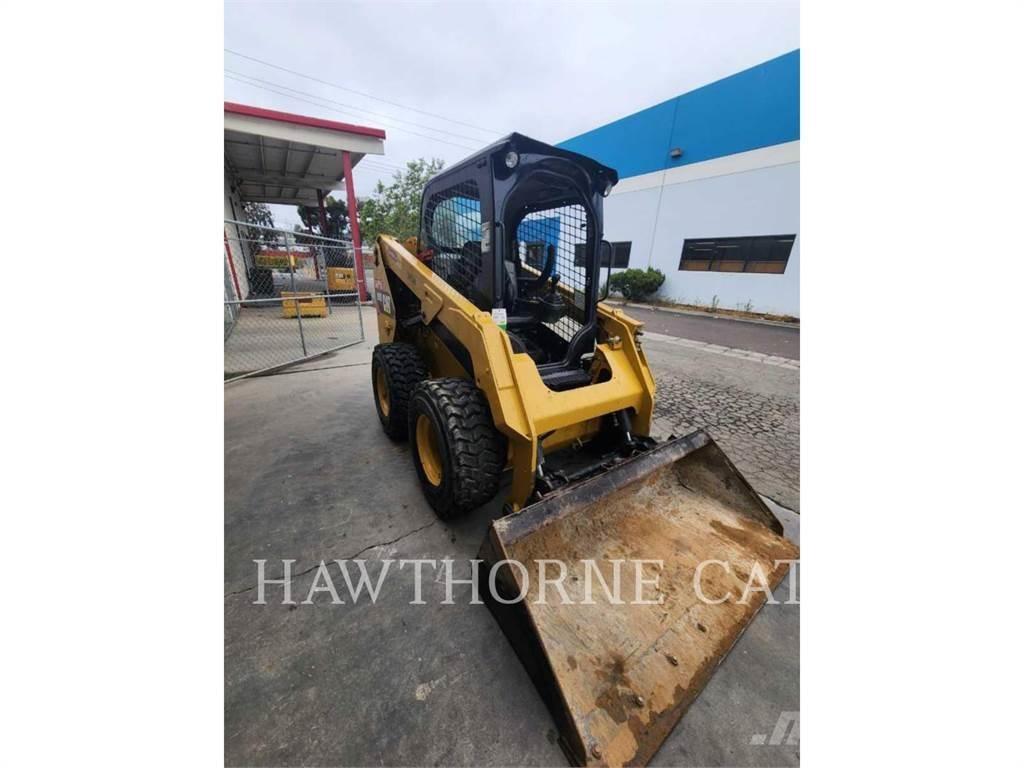 CAT 236D Kompaktlastere