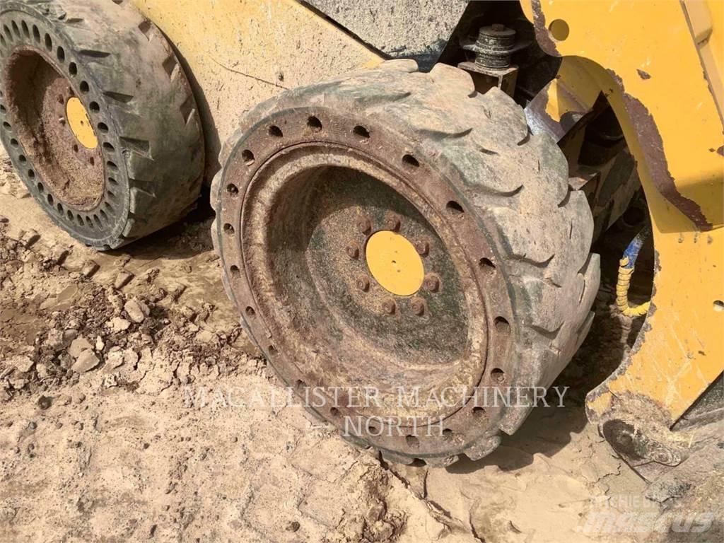 CAT 236D CQ Kompaktlastere