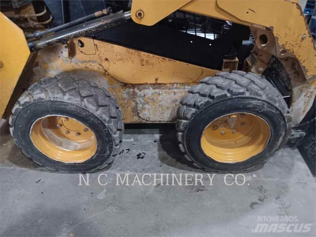 CAT 236D H2CN Kompaktlastere