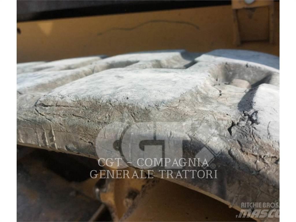 CAT 239D Beltelastere