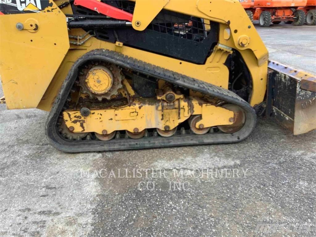 CAT 239D Beltelastere
