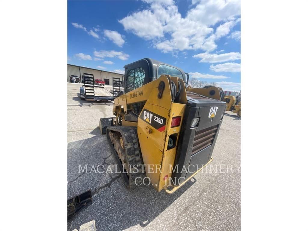 CAT 239D Beltelastere