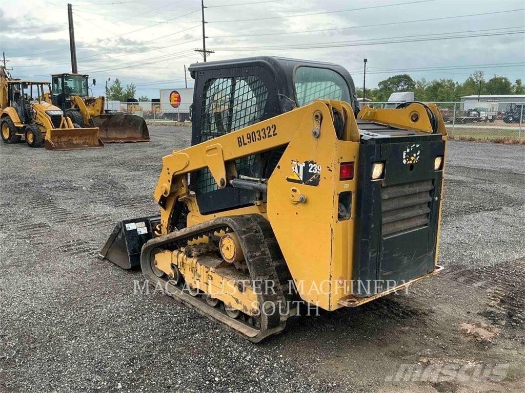 CAT 239D Beltelastere