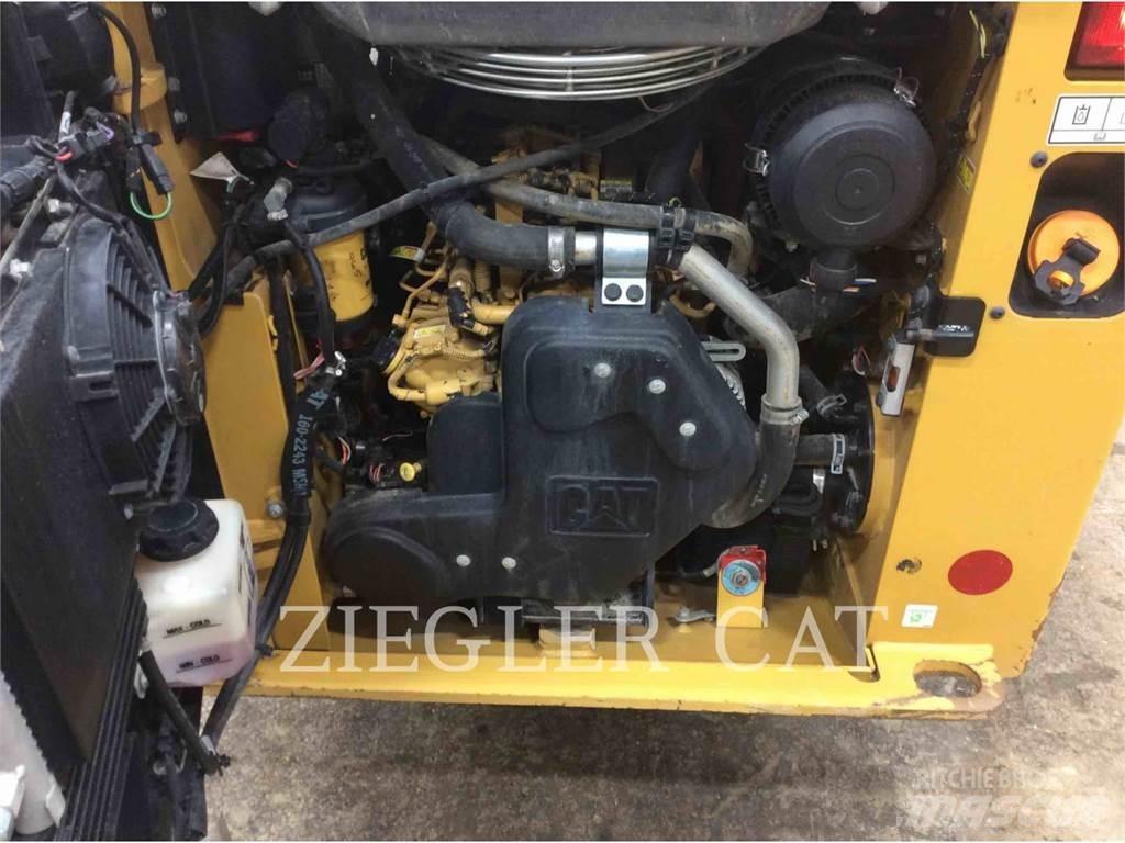 CAT 239D Beltelastere