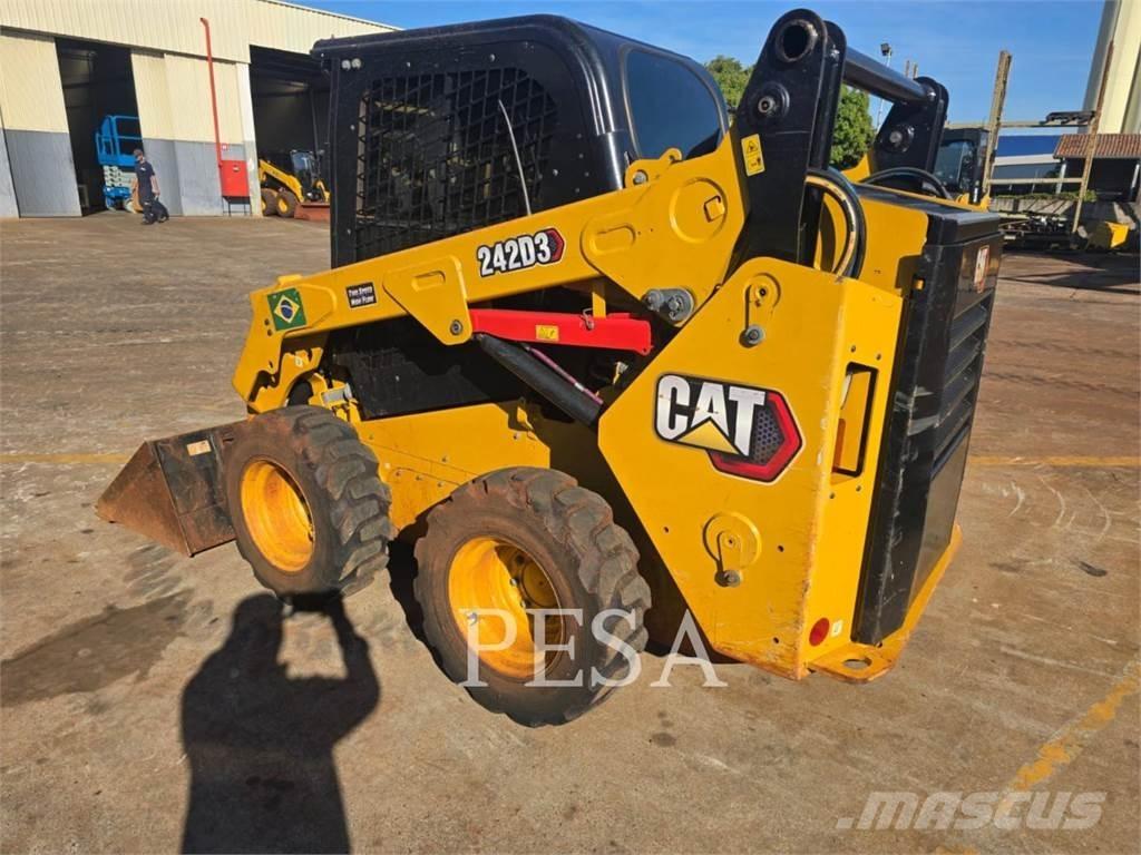 CAT 242 D Kompaktlastere