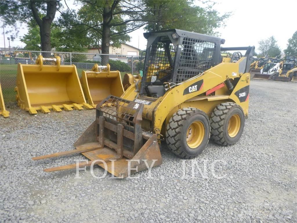 CAT 242B3 Kompaktlastere