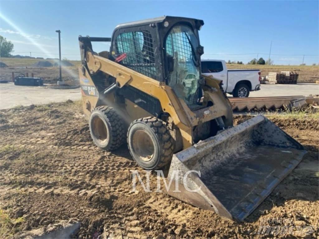 CAT 242D Kompaktlastere
