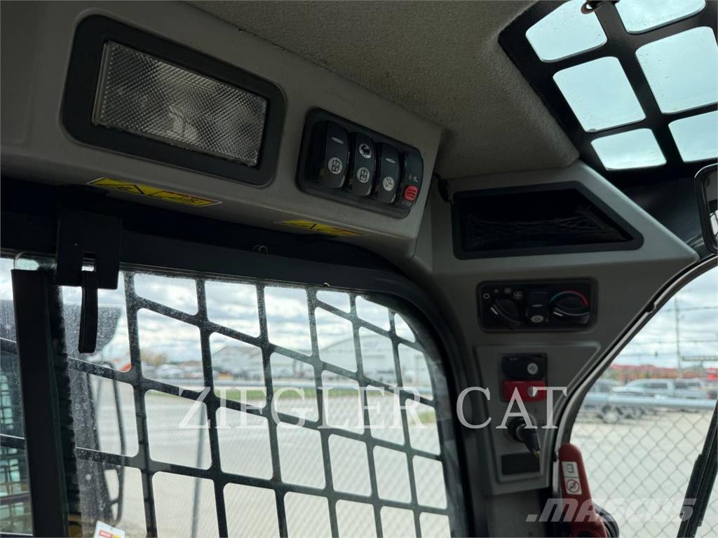 CAT 242D Kompaktlastere