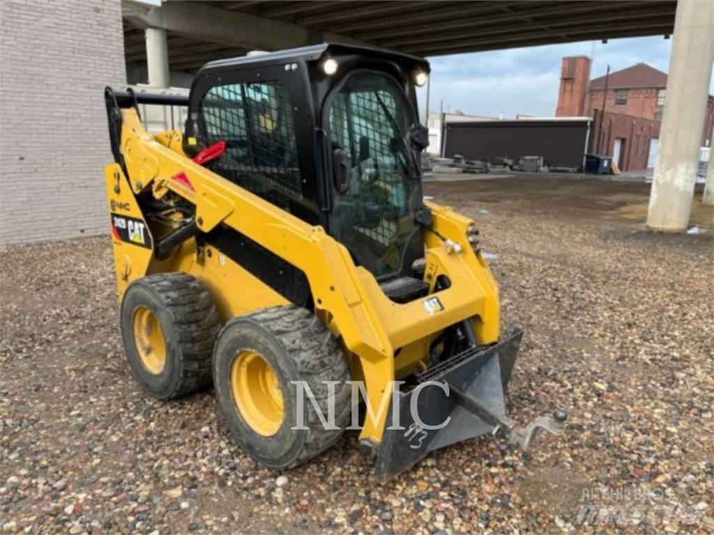 CAT 242D Kompaktlastere