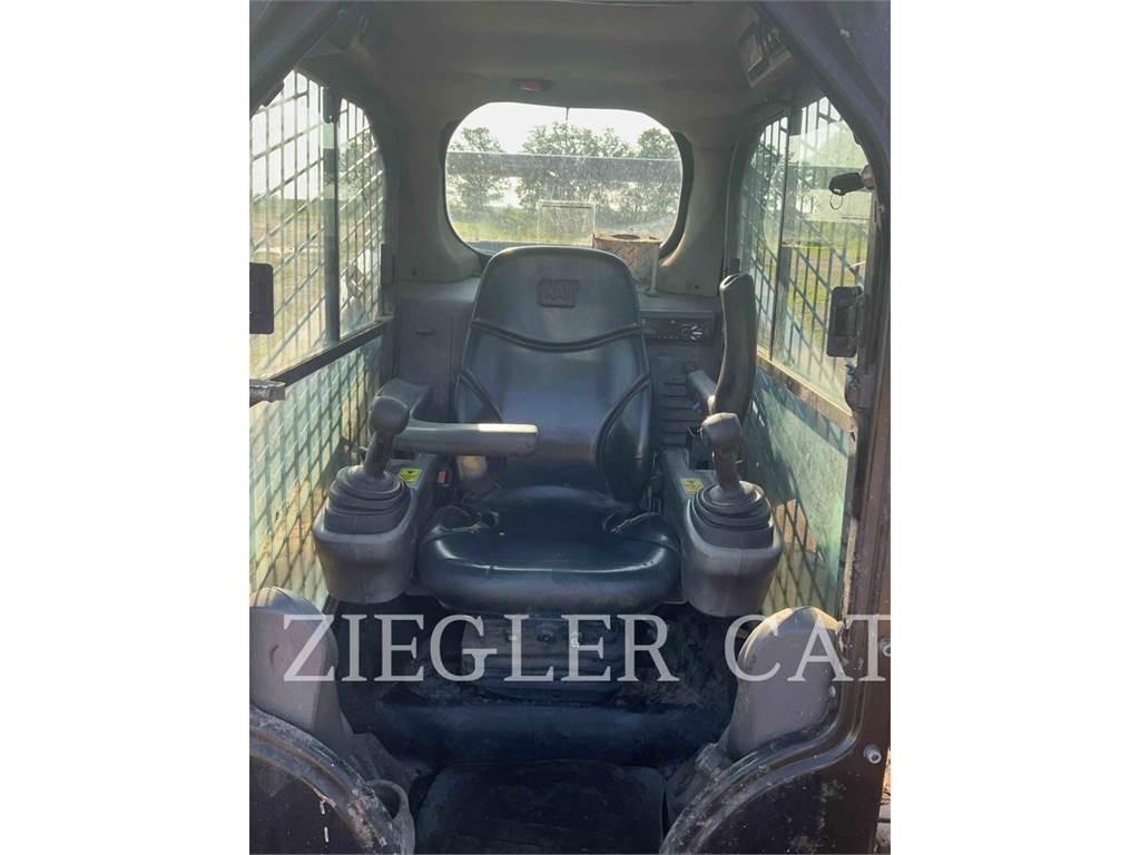 CAT 242D Kompaktlastere