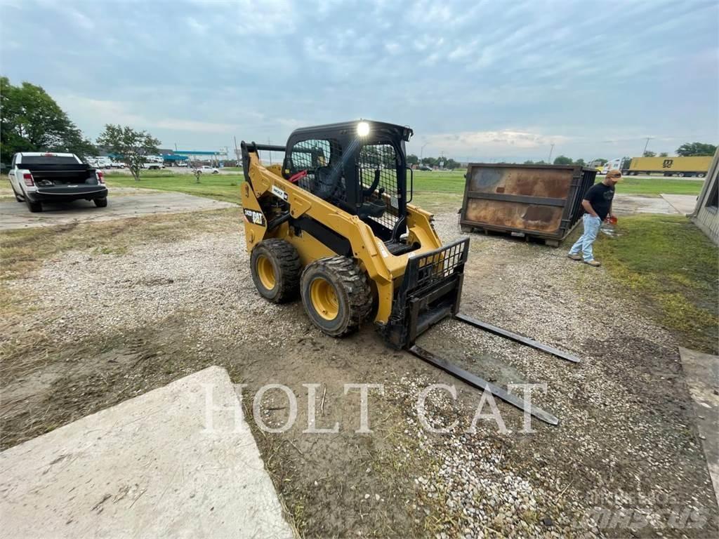 CAT 242D Kompaktlastere