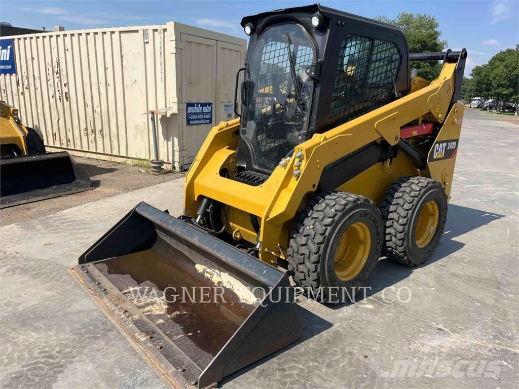 CAT 242D Kompaktlastere