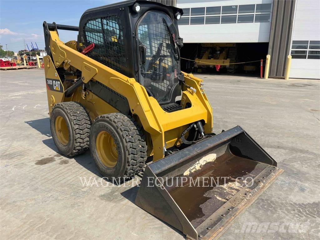 CAT 242D Kompaktlastere