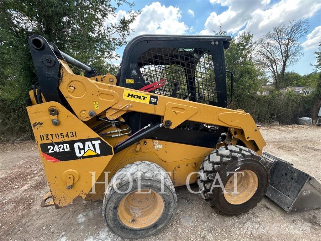 CAT 242D Kompaktlastere