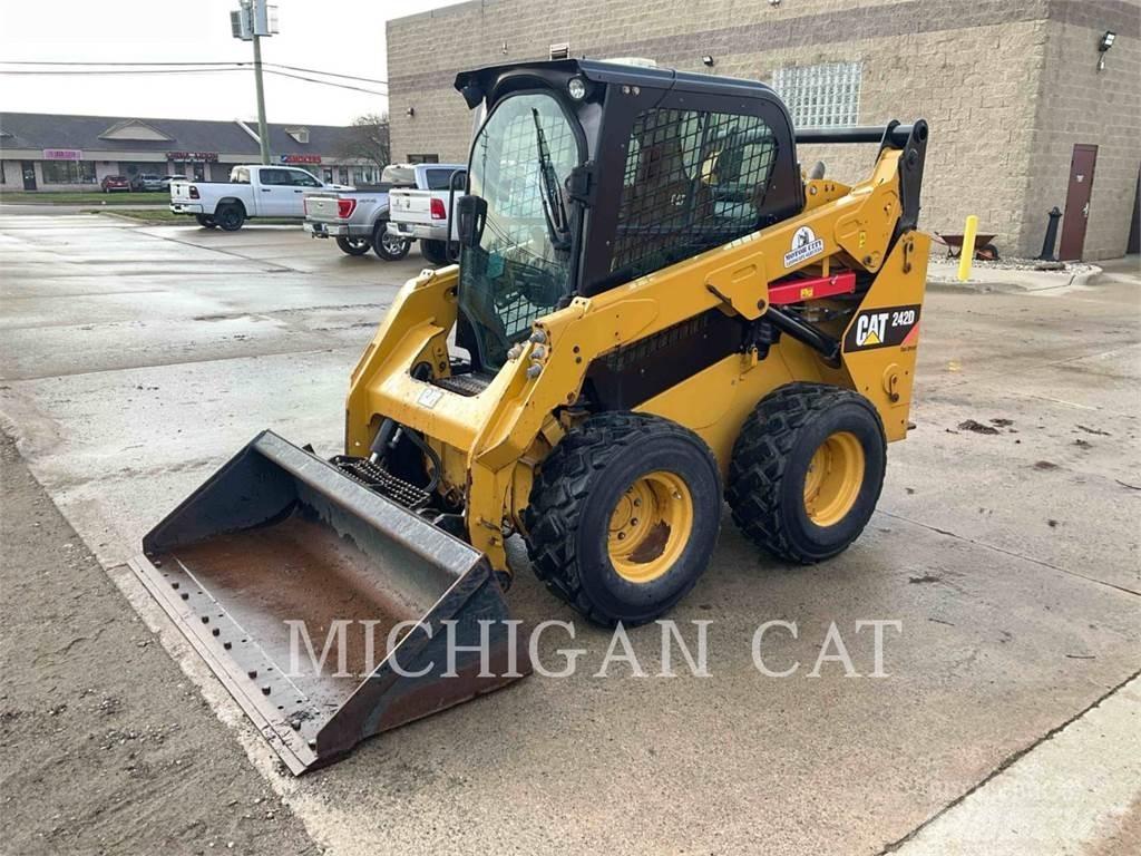 CAT 242D A2Q Kompaktlastere