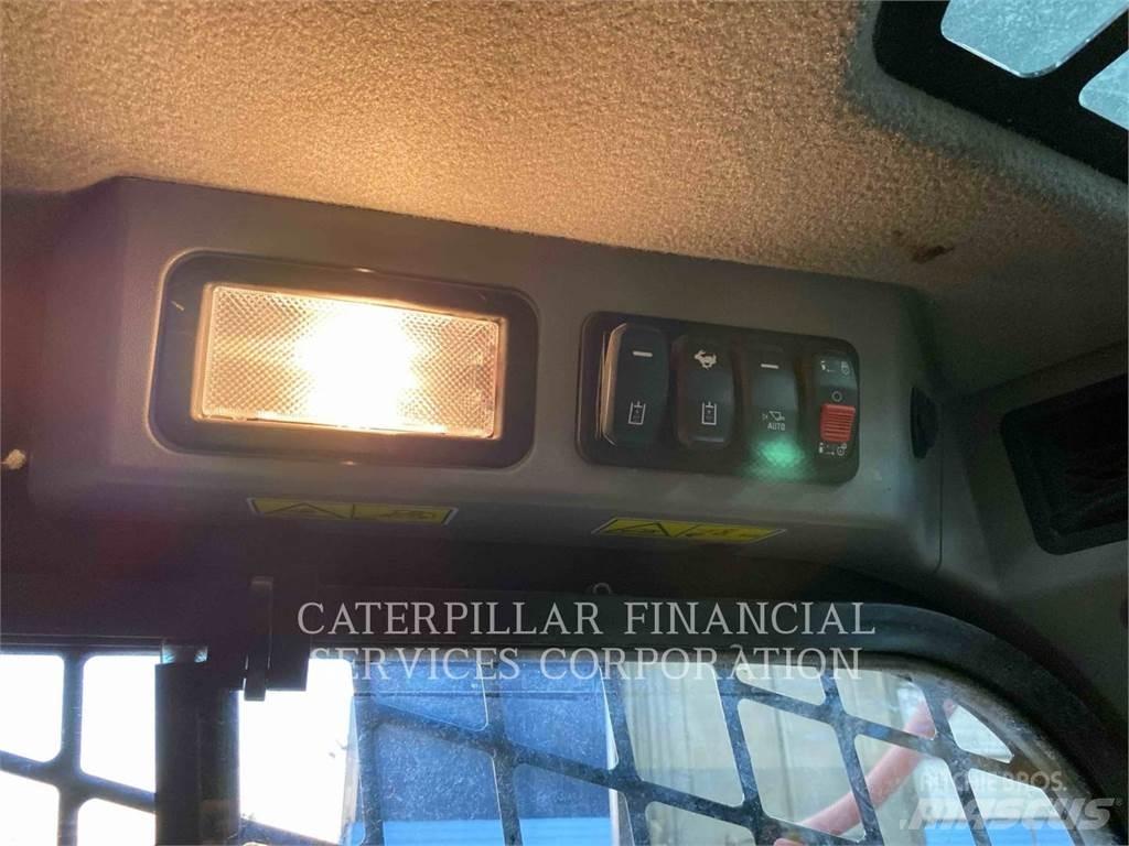 CAT 242D3 Kompaktlastere