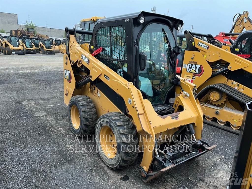 CAT 242D3 Kompaktlastere