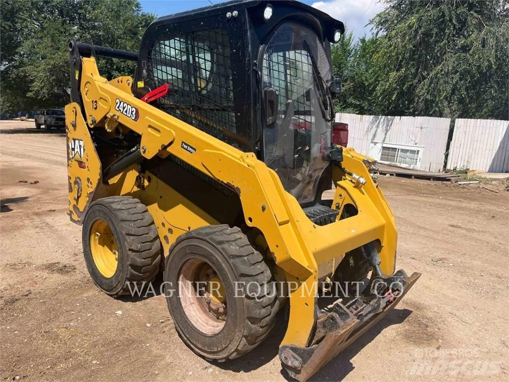 CAT 242D3 Kompaktlastere
