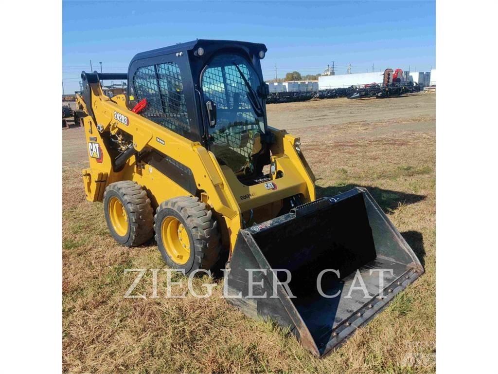 CAT 242D3 Kompaktlastere