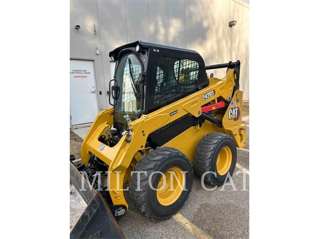CAT 242D3 Kompaktlastere