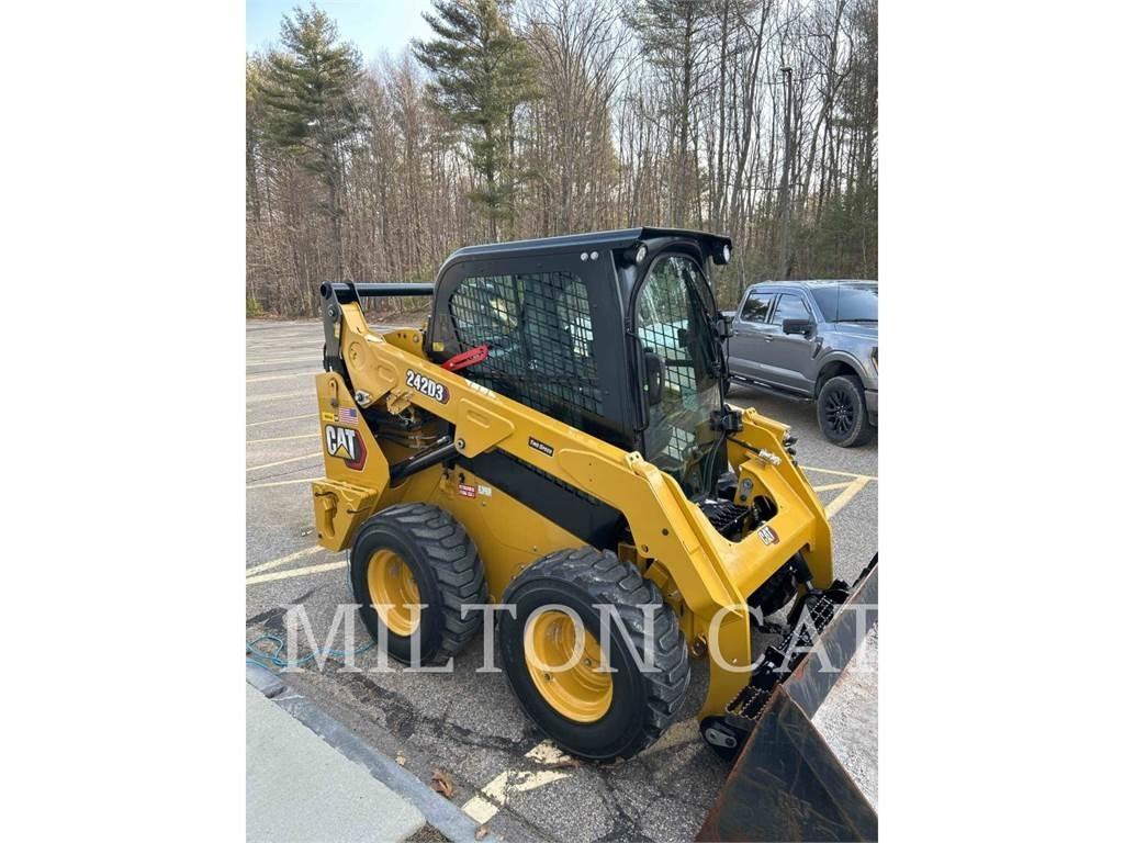 CAT 242D3 Kompaktlastere