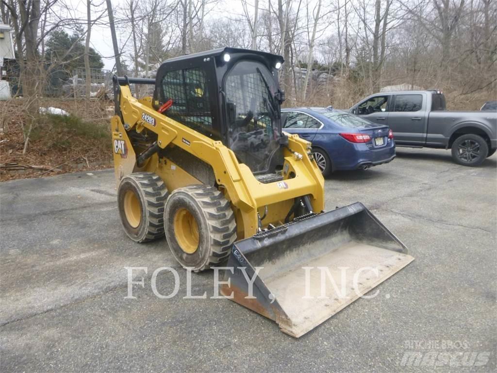 CAT 242D3 Kompaktlastere