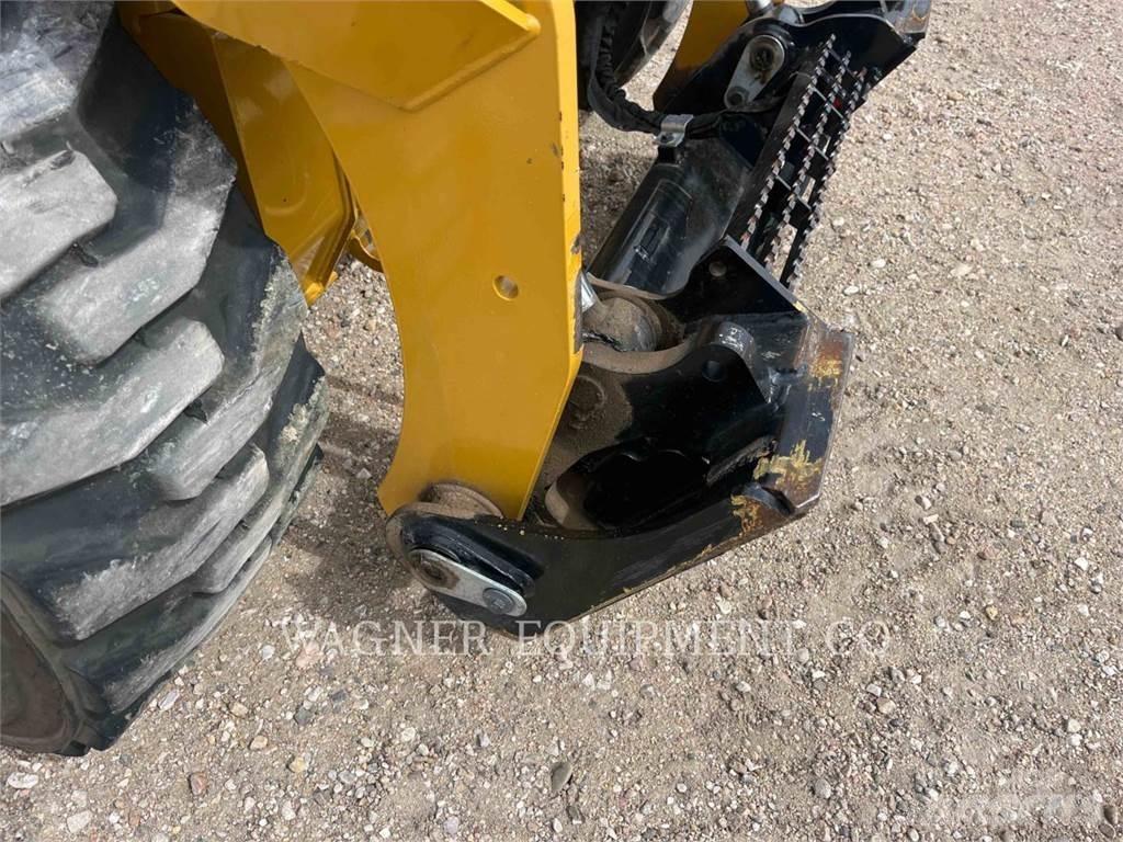 CAT 242D3 Kompaktlastere