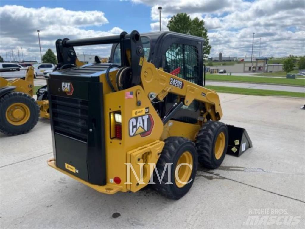 CAT 242D3 Kompaktlastere